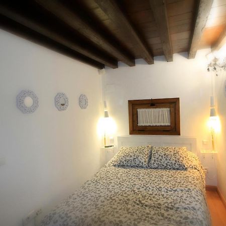 Apartamentos Toledo Suite ภายนอก รูปภาพ