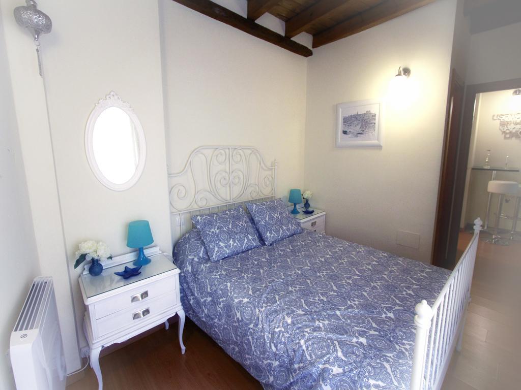 Apartamentos Toledo Suite ภายนอก รูปภาพ