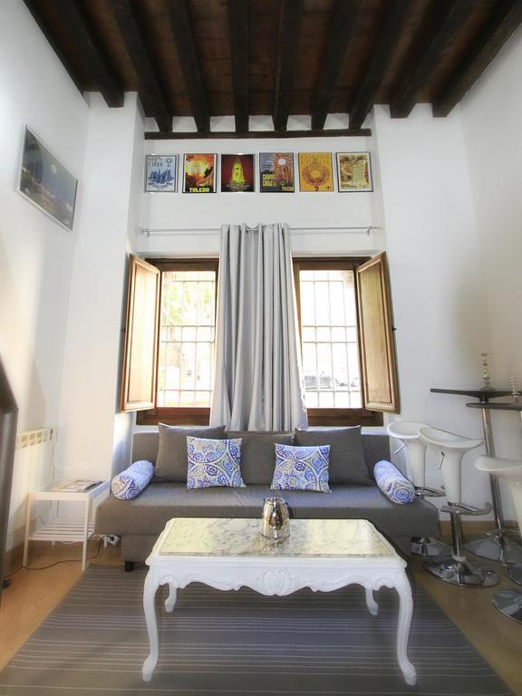 Apartamentos Toledo Suite ภายนอก รูปภาพ