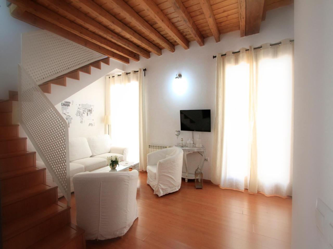 Apartamentos Toledo Suite ภายนอก รูปภาพ