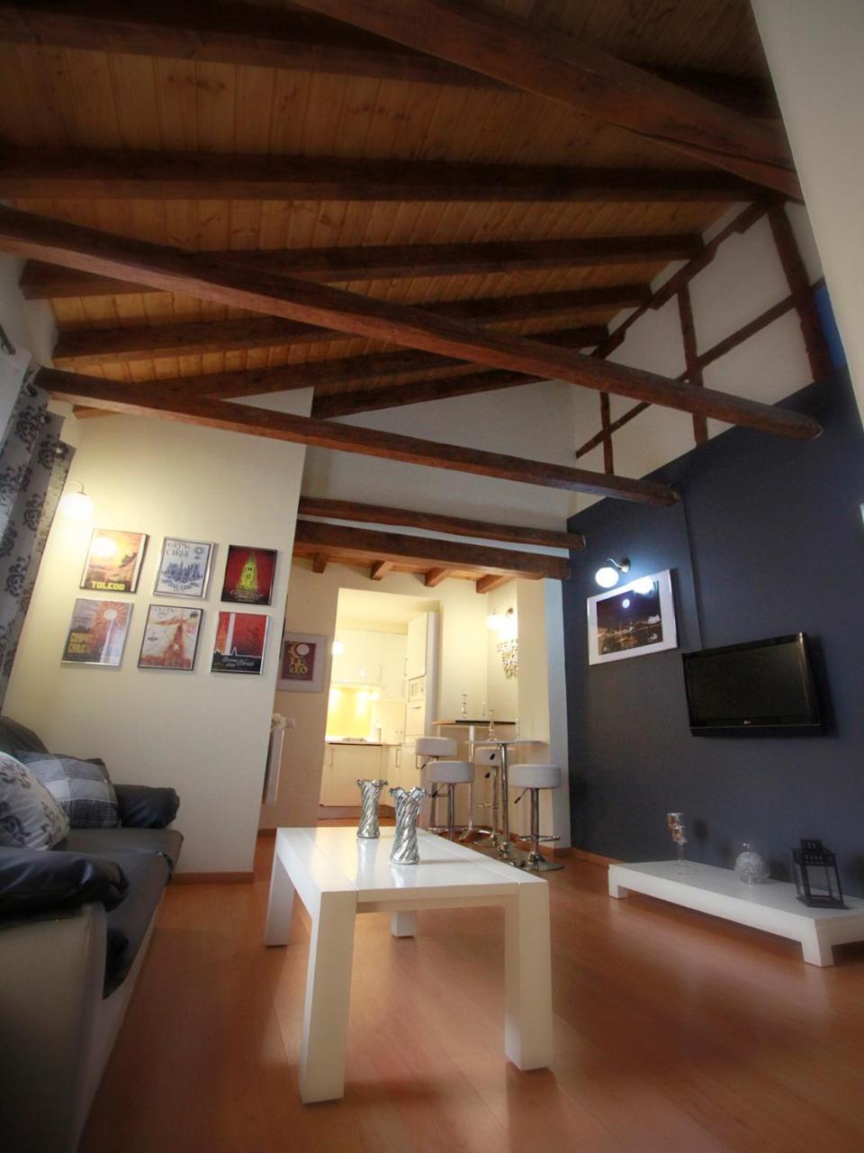 Apartamentos Toledo Suite ภายนอก รูปภาพ