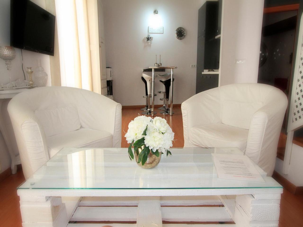 Apartamentos Toledo Suite ภายนอก รูปภาพ