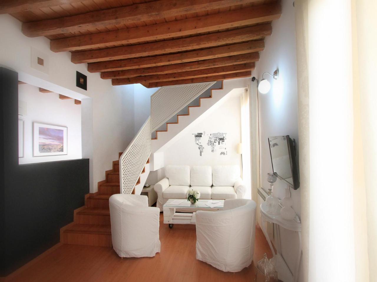 Apartamentos Toledo Suite ภายนอก รูปภาพ