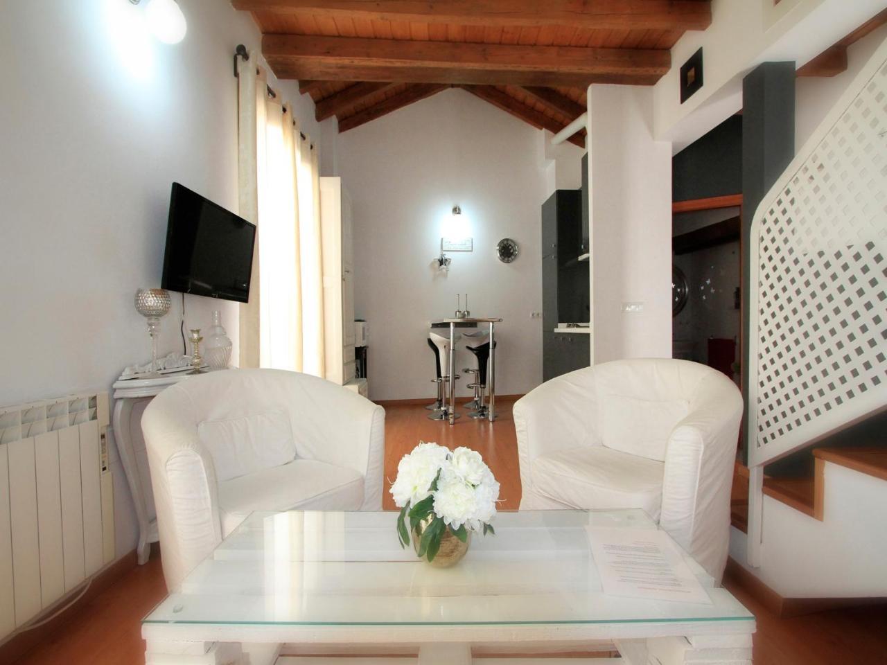 Apartamentos Toledo Suite ภายนอก รูปภาพ