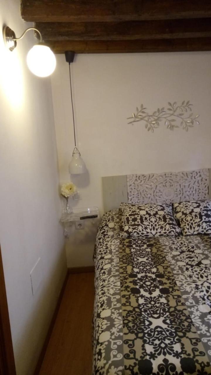 Apartamentos Toledo Suite ภายนอก รูปภาพ