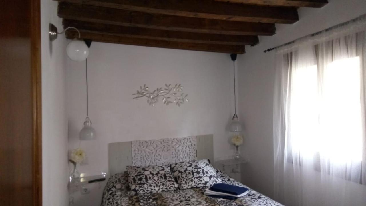 Apartamentos Toledo Suite ภายนอก รูปภาพ