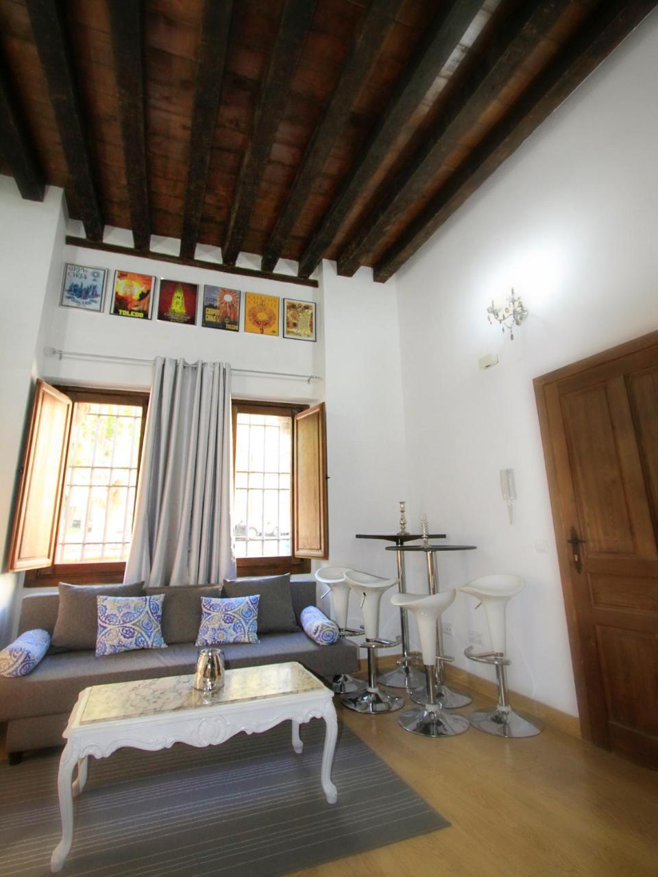 Apartamentos Toledo Suite ภายนอก รูปภาพ